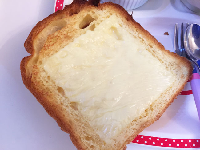 チーズのせトースト